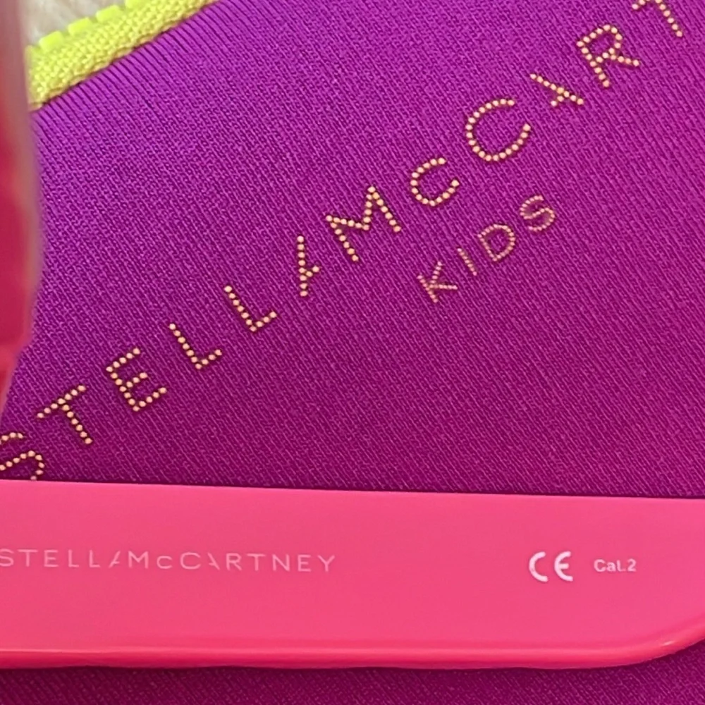 Stella McCartney Two Tone Chain SK0028S 001 Sunglasses and Logo Soft Case